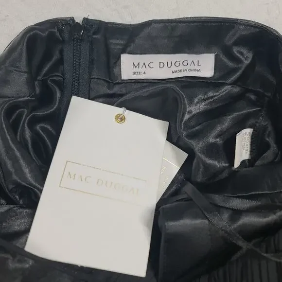 Mac Duggal 68113 black plunge faux ostrich feather A-line gown Size 4 Formal - Picture 12 of 15